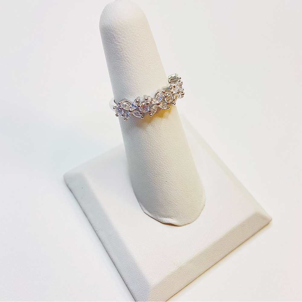 Flower Petal Design Cubic Zirconia Fashion Ring